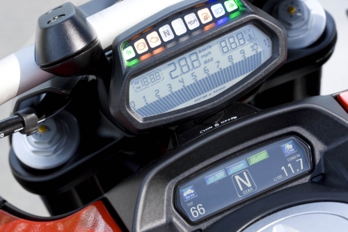  Ducati Diavel dashboard