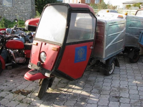 Scooter ant with a plastic shower 