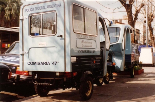 ant Argentine police scooter